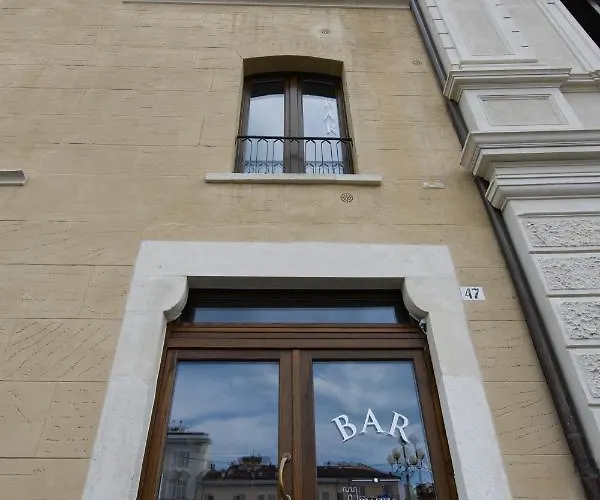 Piazza Del Mercato *