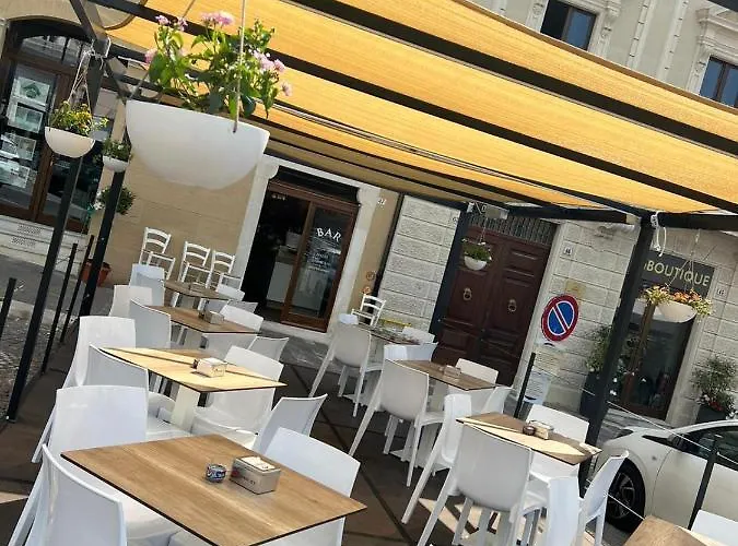 Piazza Del Mercato LʼAquila